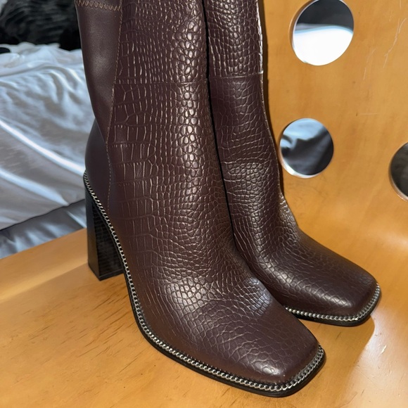 Aldo Heeled Boot - Picture 2 of 4